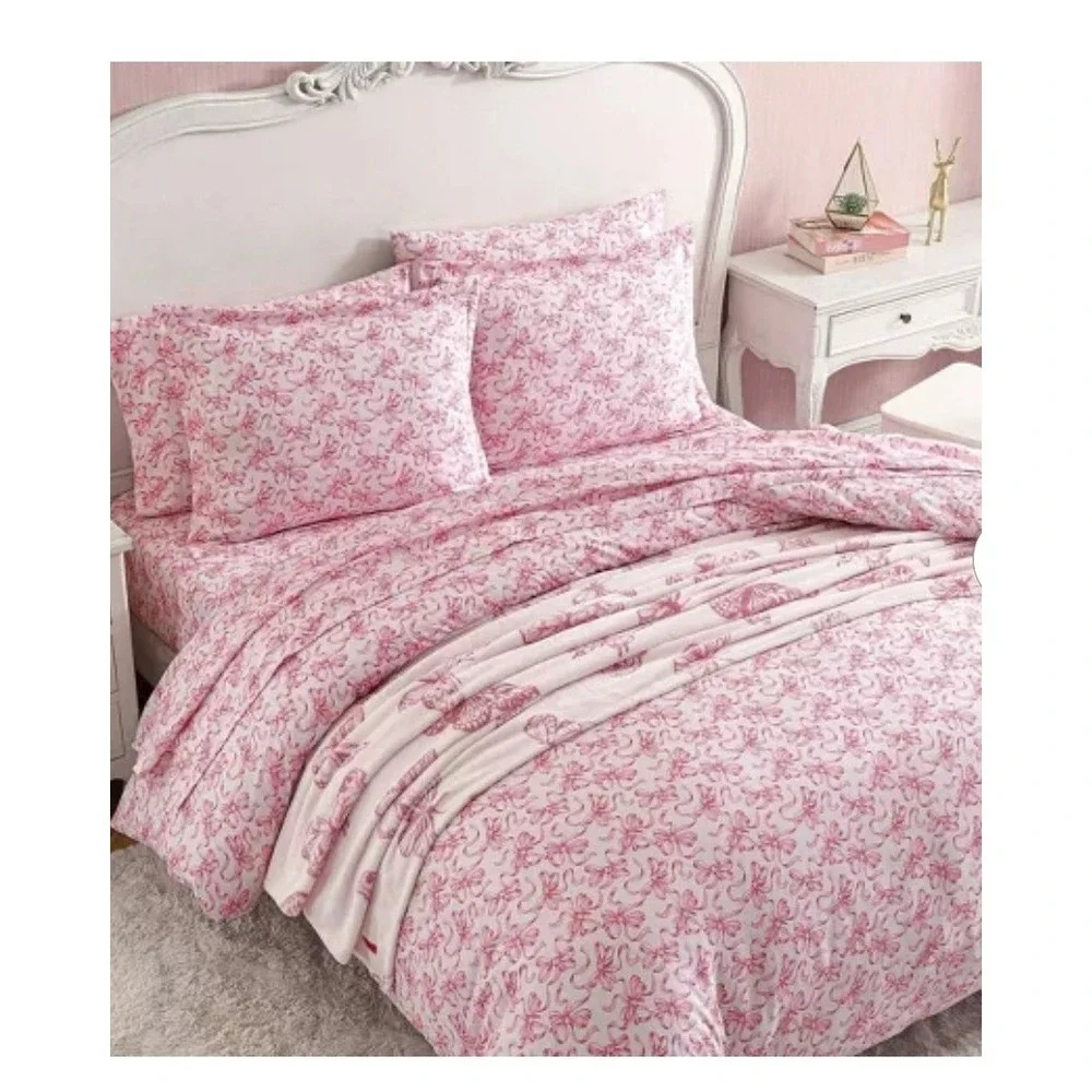Betsey‎ Johnson Pink Ribbon Bow Print Queen Duvet Set Soft Wrinkle Resistant NEW